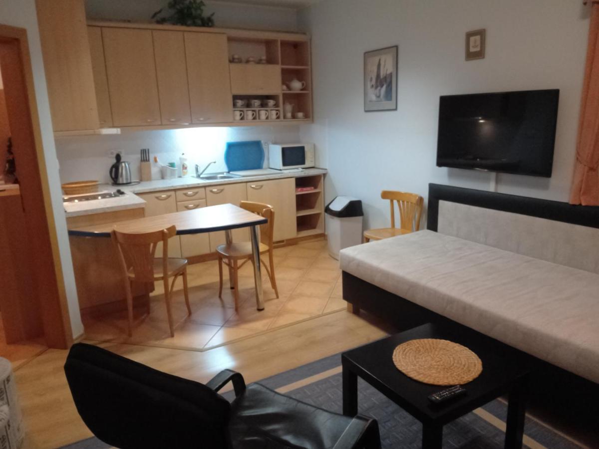 Pension Kubu Apartment 4 Samostatny Byt S Kuchyni ชปินด์เลอรูฟ มลิน ภายนอก รูปภาพ